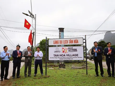 Quảng Bình: Xã miền núi Tân Hóa đón nhận danh hiệu Làng Du lịch tốt nhất thế giới
