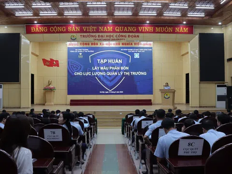 Quản lý thị trường khu vực phía Bắc tập huấn lấy mẫu phân bón