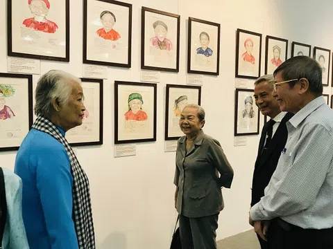 Nữ họa sĩ trưng bày 63 bức chân dung các Mẹ Việt Nam Anh Hùng