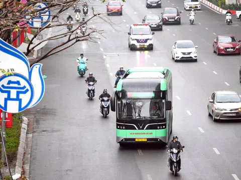 Đẩy nhanh lộ trình “xanh hóa” giao thông Hà Nội