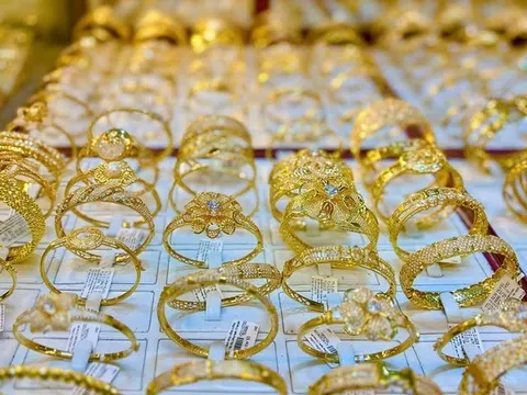 Bản tin kinh tế tài chính hôm nay 21/7: Vàng thế giới tăng mạnh