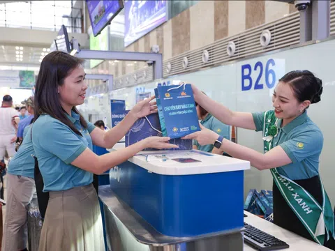 Vietnam Airlines đồng hành cùng Bộ Công an tổ chức “Chuyến bay màu xanh - Vì bình yên cuộc sống 2025”