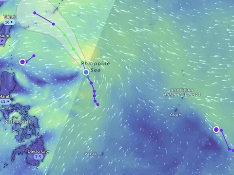 Áp thấp nhiệt đới gần Biển Đông