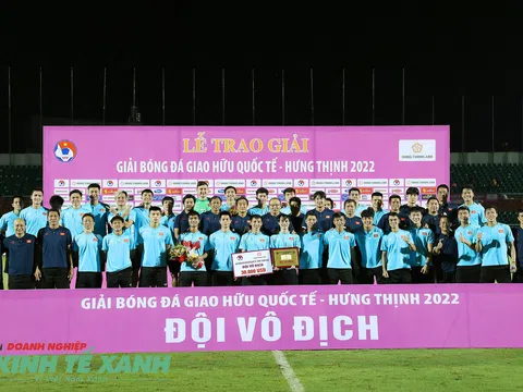 Đội tuyển Việt Nam vô địch Giải bóng đá giao hữu quốc tế - Hưng Thịnh 2022