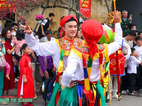 Làng Triều Khúc tưng bừng khai hội "đánh bồng"