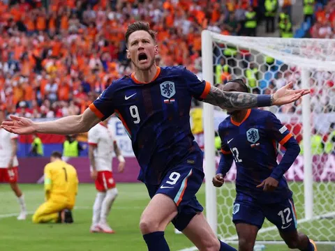 Hà Lan lội ngược dòng giành chiến thắng trước "đại bàng trắng" Ba Lan