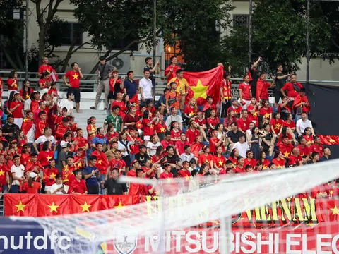 Đánh bại Singapore với 2 bàn thắng trong thời gian bù giờ, Việt Nam đặt một chân vào chung kết ASEAN Cup 2024