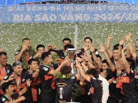 CLB Phù Đổng Ninh Bình đoạt cúp vô địch giải Hạng Nhất quốc gia 2024-2025