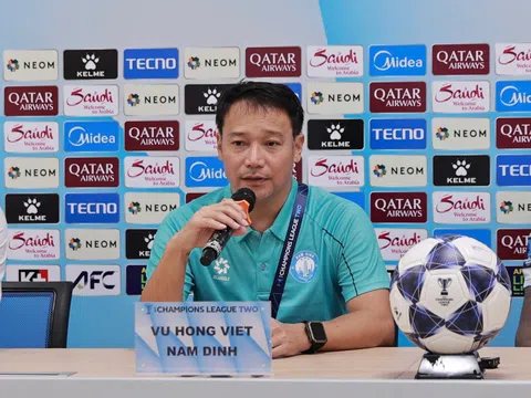 HLV Vũ Hồng Việt hài lòng với màn trình diễn của các học trò