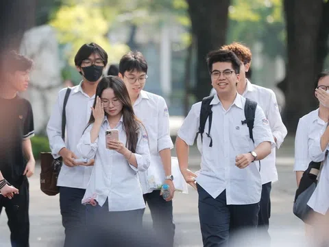 Điểm chuẩn Đại học các trường năm 2025 nhanh và chính xác