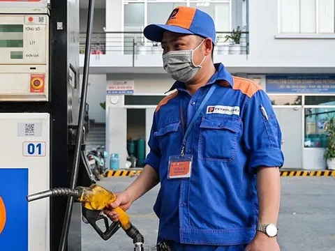 Giá xăng dầu hôm nay 11/10: Thế giới giảm mạnh, trong nước đồng loạt điều chỉnh giảm