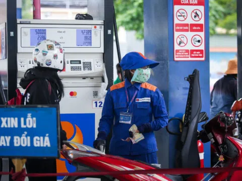 Giá xăng dầu hôm nay 23/10: Thế giới tăng mạnh gần 5%, trong nước đồng loạt điều chỉnh