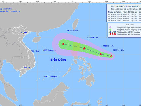 Áp thấp nhiệt đới gần Biển Đông có khả năng mạnh lên thành bão số 11