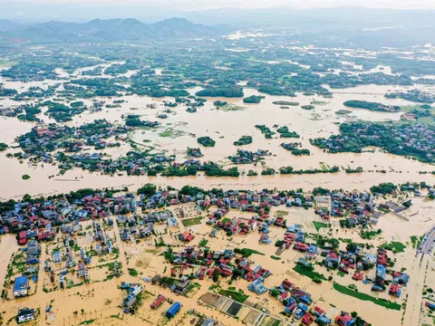 Thái Nguyên ngập sâu, hàng trăm hộ dân bị cô lập sau mưa lớn