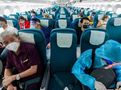 Vietnam Airlines khôi phục bay chuyến đầu tiên từ Tp. Hồ Chí Minh đi Hà Nội