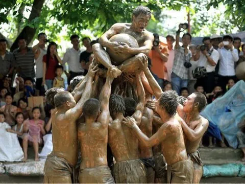 Vật cầu nước làng Vân – Lễ hội có “một không hai” tại Việt Nam