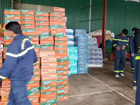 Những “Điểm tựa tình người” giữa dòng nước dữ