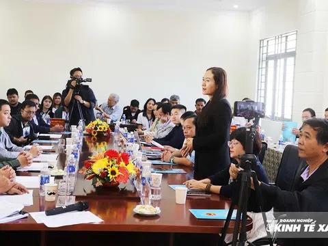 Chuyên gia Thái Lan chia sẻ về kỹ thuật canh tác sầu riêng tại xã Ea Knuếc