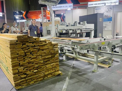 Vietnam Wood 2023 trình diễn nhiều giải pháp xây dựng nhà máy chế biến gỗ thông minh