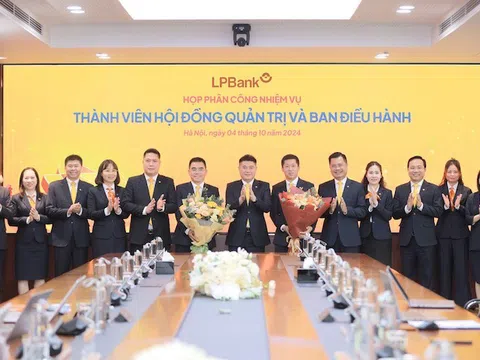 HĐQT LPBank họp phân công nhiệm vụ cho các thành viên HĐQT và Ban điều hành