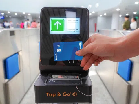 Hệ thống thanh toán vé tự động Metro số 1 chấp nhận thêm thẻ NAPAS