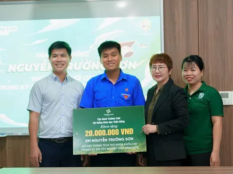 Tập đoàn Trường Tươi trao học bổng cho Thủ khoa Khối C00 Kỳ thi THPT 2025