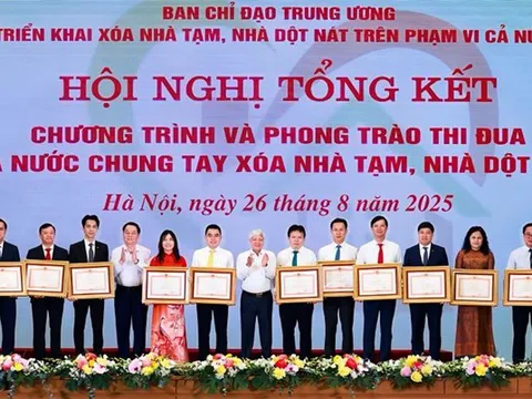 HDBank nhận bằng khen của Thủ tướng vì đóng góp tích cực trong chương trình xóa nhà tạm, dột nát