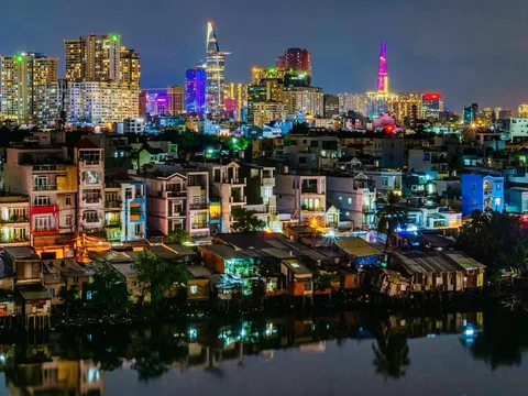 Sóng đô thị vệ tinh bùng nổ bởi nhu cầu nhà ở tăng cao