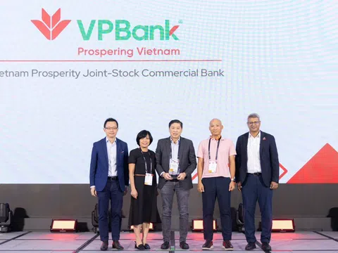 Công nghệ “mở khóa tương lai” của VPBank được vinh danh tại Red Hat APAC 2025