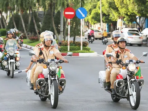 18 Đội Cảnh sát giao thông Hà Nội tăng cường tuần tra, xử lý vi phạm giao thông