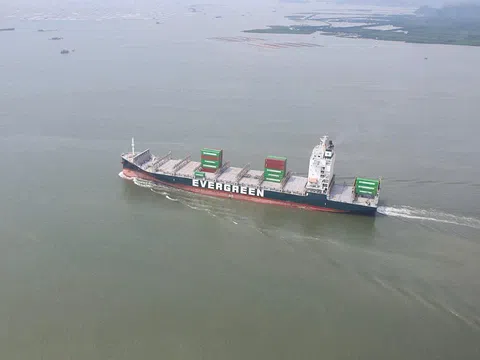 Giảm thủ tục hành chính đối với tàu thuyền xuất - nhập cảnh và quá cảnh