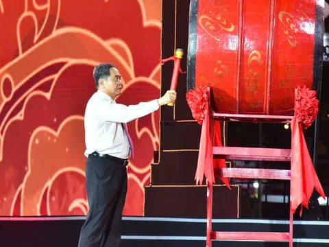 Hàng vạn người tham dự khai hội mùa thu Côn Sơn - Kiếp Bạc năm 2025