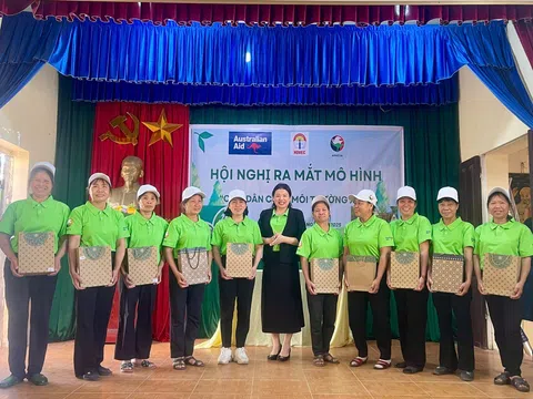 Xây dựng làng quê xanh, sạch thông qua mô hình “Cụm dân cư vì môi trường xanh”