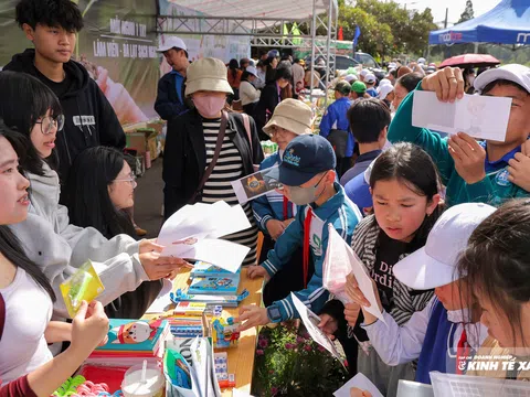 Lan tỏa phong trào giảm rác thải nhựa, xây dựng đô thị xanh