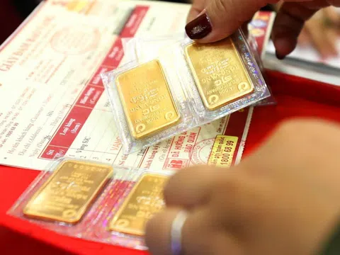 Giá vàng SJC quay đầu giảm