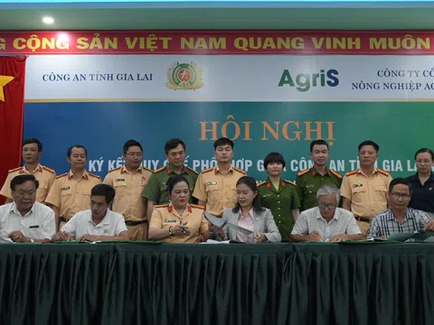 Phòng CSGT Gia Lai ký cam kết với doanh nghiệp đảm bảo TTATGT mùa thu hoạch mía