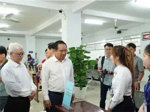 TP.HCM đang làm gì để chấm dứt “cò giấy tờ” tại bộ phận một cửa?