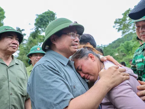 Thủ tướng tới Điện Biên, thăm hỏi người dân, chỉ đạo khắc phục hậu quả thiên tai nặng nề