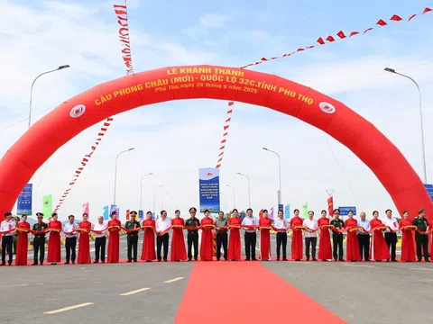 Cầu Phong Châu là công trình biểu tượng gắn kết "Ý Đảng với lòng dân"