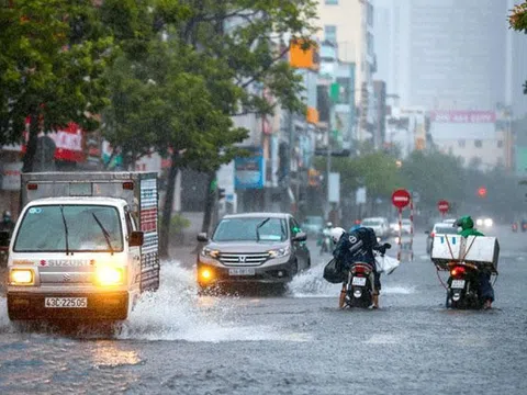 Miền Trung tiếp tục hứng mưa lớn, Bắc Bộ duy trì rét sớm