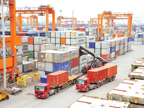 Quốc hội thông qua loạt thay đổi lớn: 38 ngành, nghề được bỏ yêu cầu giấy phép kinh doanh