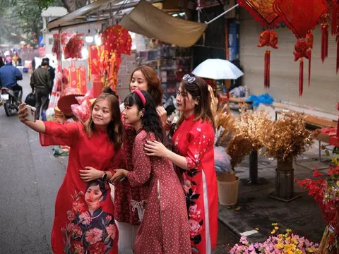 Tặng quà dịp lễ, Tết: Bộ Tài chính nói gì trước đề xuất của cử tri?