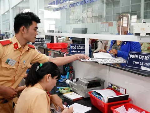 Giảm thuế, phí để thúc đẩy người dân đăng ký phương tiện trực tuyến qua VNeID