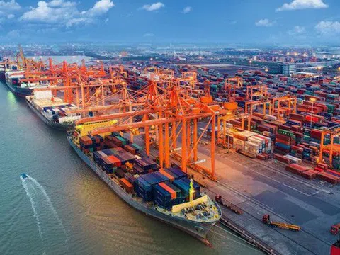 Thương mại Việt Nam lập đỉnh mới, mở rộng vị thế trên bản đồ toàn cầu