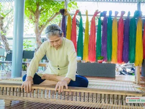 Hướng đi mới cho làng nghề chiếu cói trăm tuổi