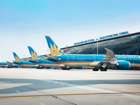 Lỗ thêm 2,2 nghìn tỷ đồng trong quý 3, thu nhập lãnh đạo Vietnam Airlines vẫn tăng mạnh