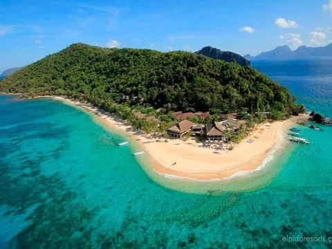 Vietnam Airlines thực hiện chuyến bay đầu tiên đến Côn Đảo sau giãn cách
