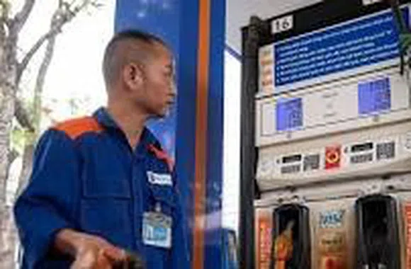 Giá xăng dầu giảm sâu nhờ cộng hưởng từ chính sách thuế 0%