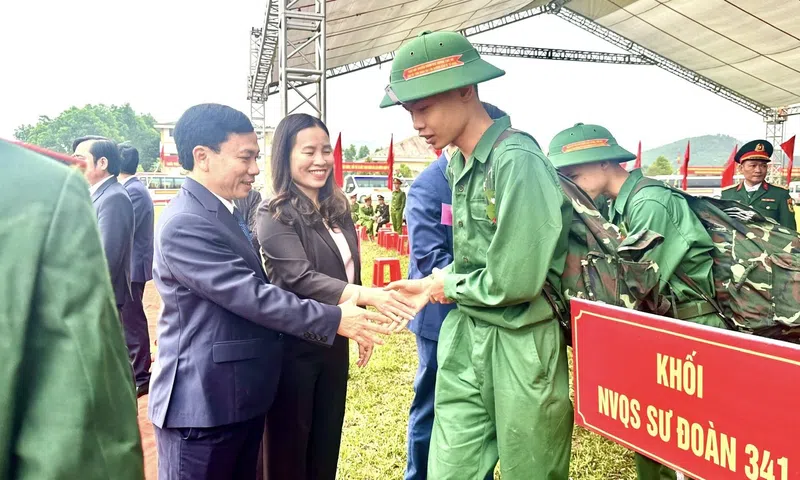 Hà Tĩnh: 1.690 tân binh lên đường thực hiện nghĩa vụ xây dựng và bảo vệ Tổ quốc