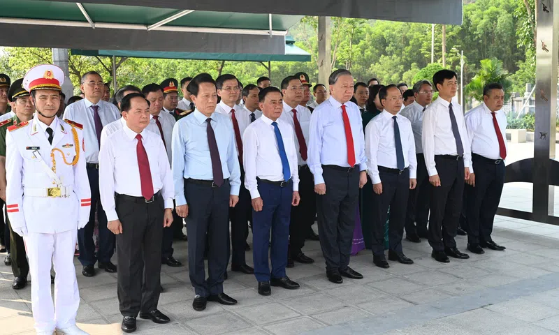 Tổng bí thư, Chủ tịch nước Tô Lâm cùng lãnh đạo Đảng, Nhà nước dâng hương tưởng nhớ Tổng Bí thư Hà Huy Tập